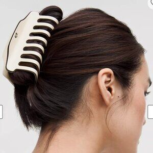 lululemon Jumbo Black and White Claw Clip